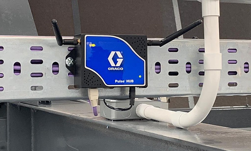 Oil dispensing wall bar with digital display